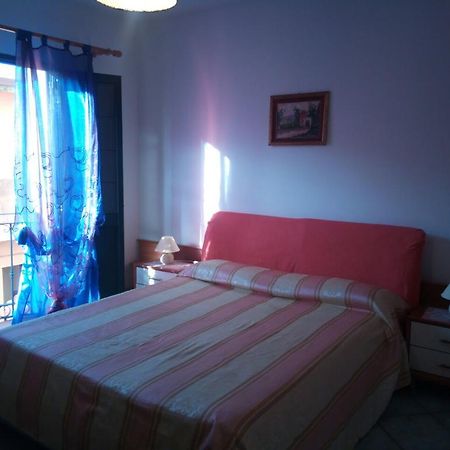 פישינאס Sa Domu Sarda Casa Vacanza מראה חיצוני תמונה