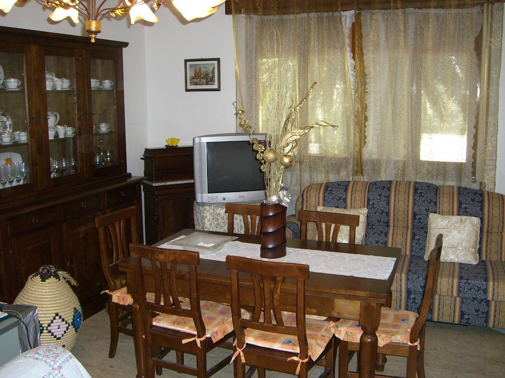 פישינאס Sa Domu Sarda Casa Vacanza מראה חיצוני תמונה