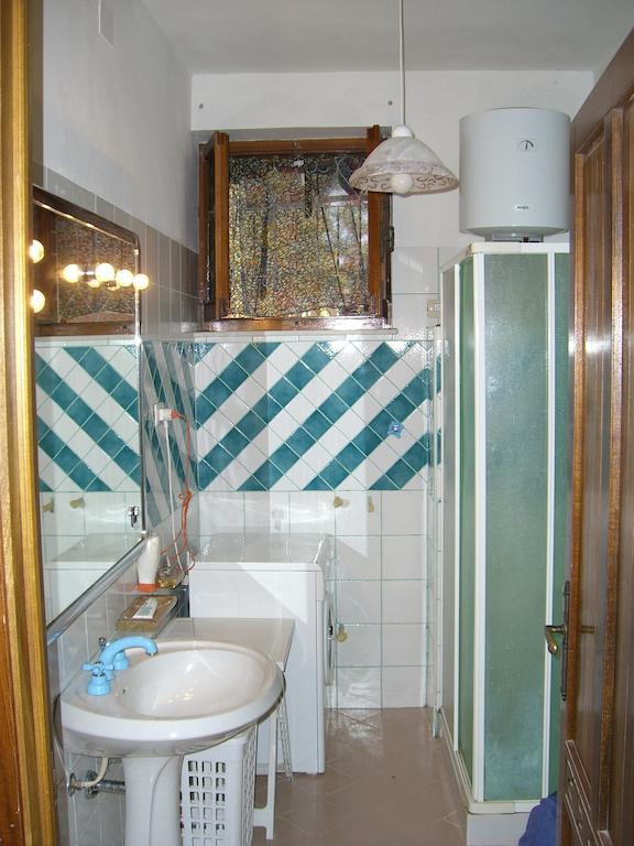 פישינאס Sa Domu Sarda Casa Vacanza חדר תמונה