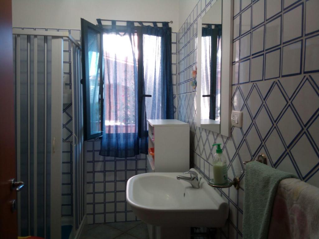 פישינאס Sa Domu Sarda Casa Vacanza מראה חיצוני תמונה