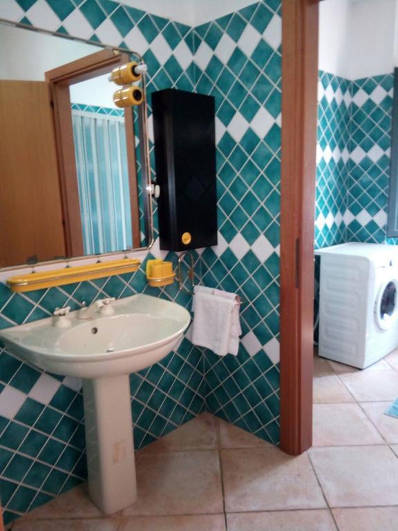 פישינאס Sa Domu Sarda Casa Vacanza מראה חיצוני תמונה